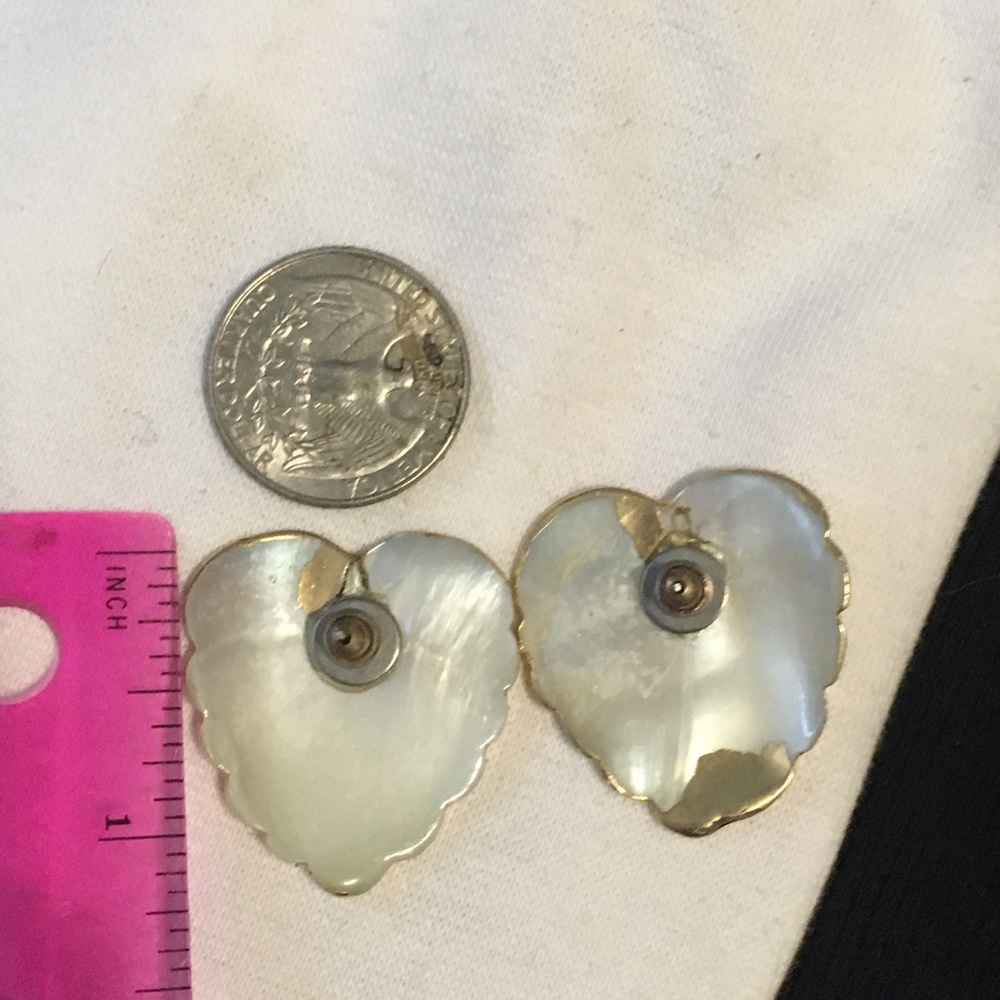 Shell earrings - Picture 3 of 3